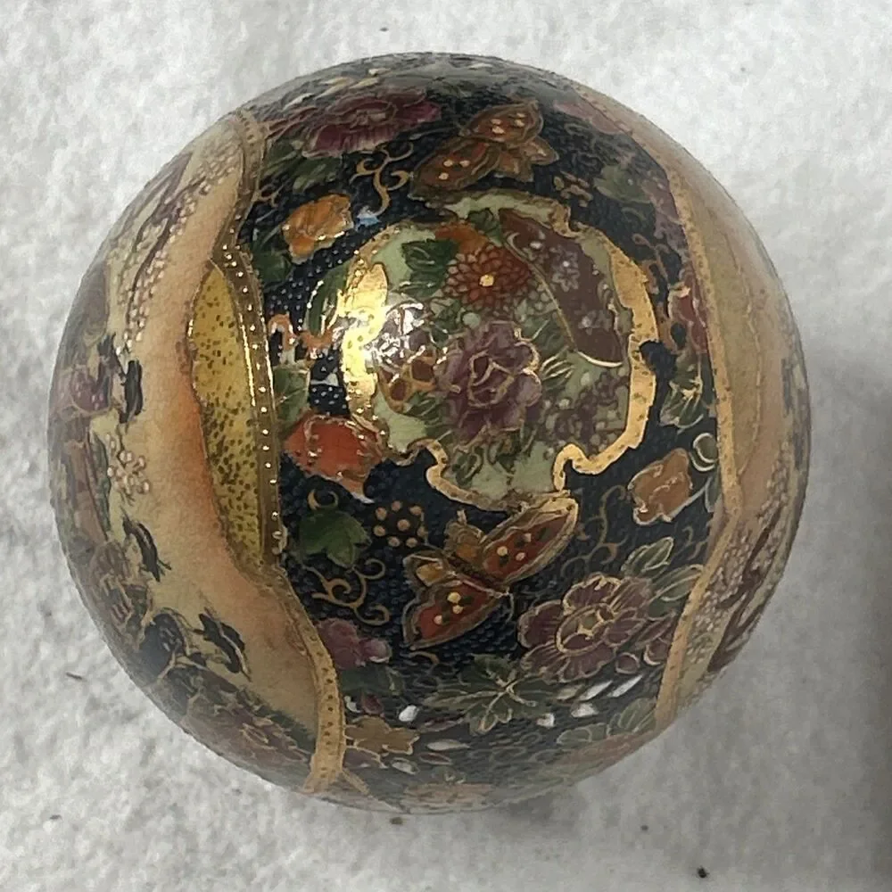 Vintage Japanese Royal Satsuma Pictorial Egg 7